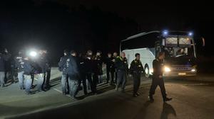 Polizeieinsatz auf dem Gelände der ehemaligen Raststätte Dreilinden. 