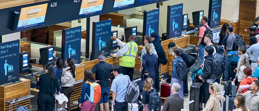 Wann am Hauptstadtfughafen BER die Folgen eines IT-Angriffs auf einen Dienstleister gehoben sind, ist unklar. (Archivbild) 