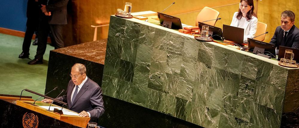 Sergej Lawrow spricht bei der UN-Generalversammlung.
