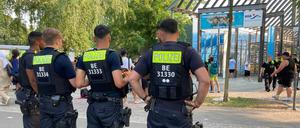 Die Polizei hat in Freibädern rund 180 Straftaten erfasst. (Archivbild) 