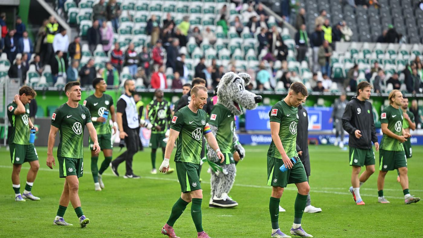 Fu-ball-Bundesliga-Unverzeihlich-Wolfsburg-Trainer-kritisiert-Schiedsrichter