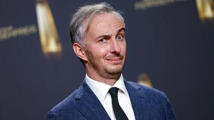 Entertainer und Satiriker Jan Böhmermann beim Deutschen Fernsehpreis 2024.