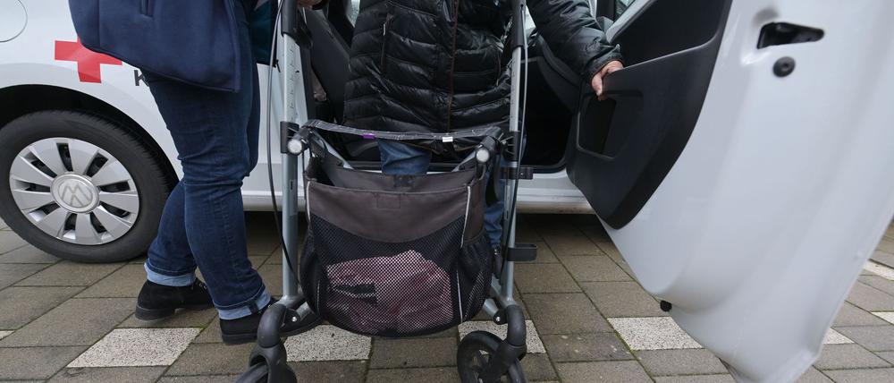 Die Einstufung in verschiedene Pflegegrade entscheidet über die Höhe der Unterstützung durch die Pflegeversicherung. (Symbolbild)