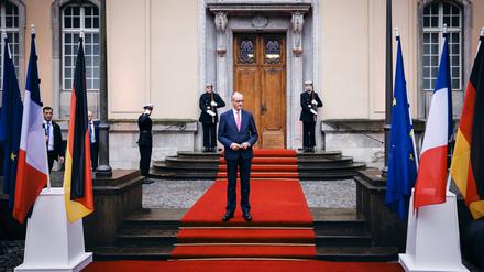 Im Juli empfing Friedrich Merz in der Borsig-Villa den französischen Staatspräsidenten. Nun trifft sich hier für zwei Tage sein Kabinett.