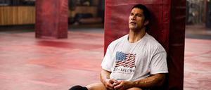 Muss lernen, wie es sich anfühlt, zu verlieren. Dwayne Johnson als Mixed-Martial-Arts-Pionier Mark Kerr.