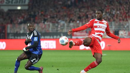 Unions Angriff um Stürmer Ilyas Ansah (rechts) blieb gegen den HSV blass.  