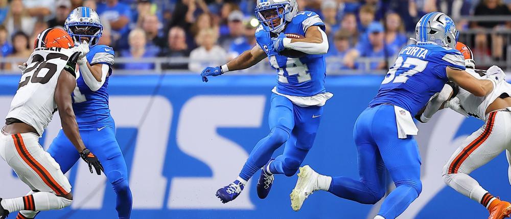 Kommt nach vier Spielen schon auf sechs Touchdowns: Amon-Ra St. Brown (Mitte).