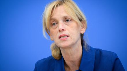 Prien will im kommenden Jahr einen Vorschlag zum Mutterschutz für Selbstständige vorlegen. (Archivbild)