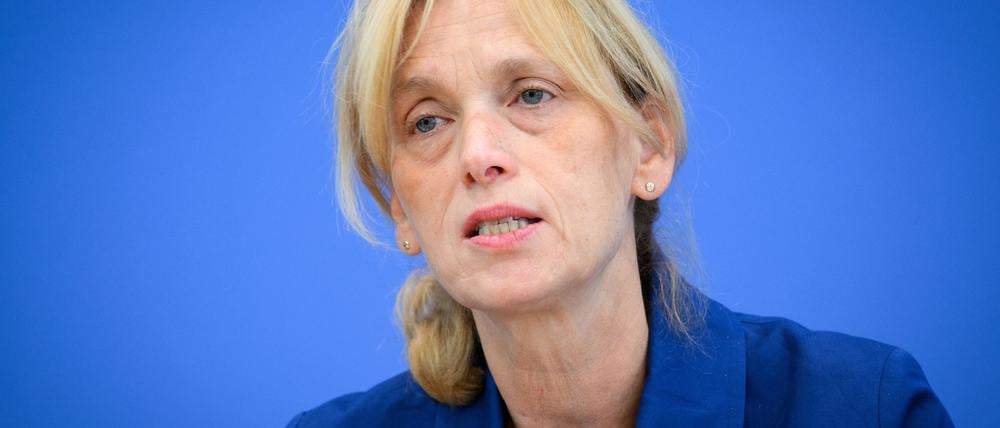 Prien will im kommenden Jahr einen Vorschlag zum Mutterschutz für Selbstständige vorlegen. (Archivbild)