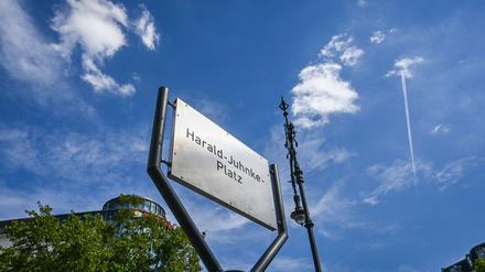 Der Entertainer Harald Juhnke bekommt einen eigenen Platz direkt am Kurfürstendamm. (Archivbild)
