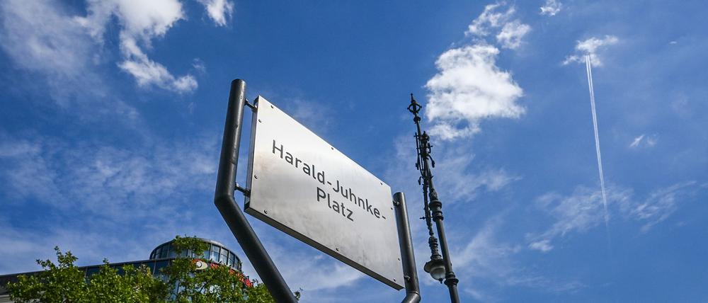 Der Entertainer Harald Juhnke bekommt einen eigenen Platz direkt am Kurfürstendamm. (Archivbild)