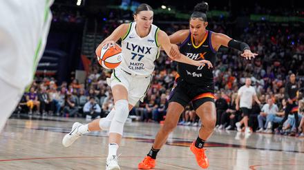 Satou Sabally (rechts) hatte erneut einen starken Abend in den WNBA-Playoffs.