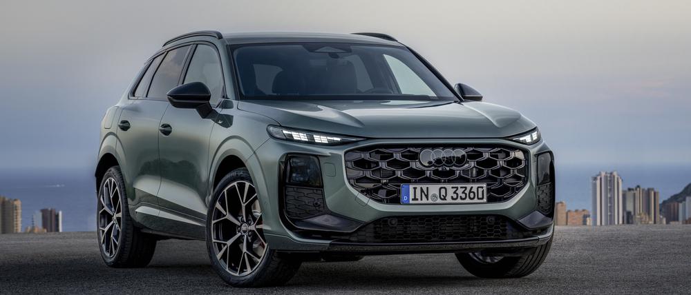 Der große und nach oben gerückte Frontgrill macht den Q3 kraftvoll und dynamisch. Die Matrix-LED-Leuchten sitzen seitlich weit unten.