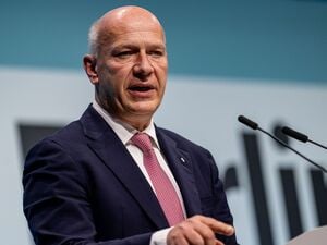 Kai Wegner (CDU), Regierender Bürgermeister von Berlin, spricht auf dem Landesparteitag CDU Berlin. Foto: Fabian Sommer/dpa dpa-Bildfunk