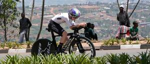 Die Deutsche Antonia Niedermaier beim Einzelzeitfahren der Frauen bei den Straßenrad-Weltmeisterschaften in Kigali. 