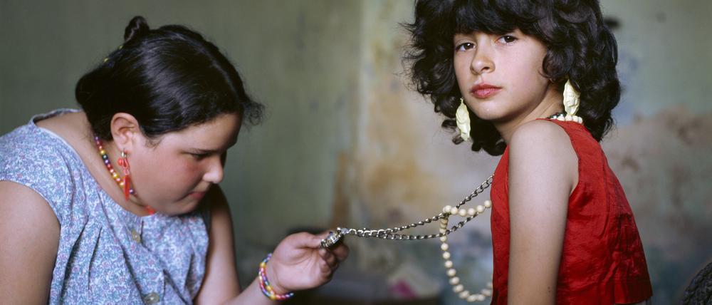 Alessandra Sanguinetti begleitete zwei Mädchen über Jahrzehnte beim Aufwachsen im ländlichen Argentinien.