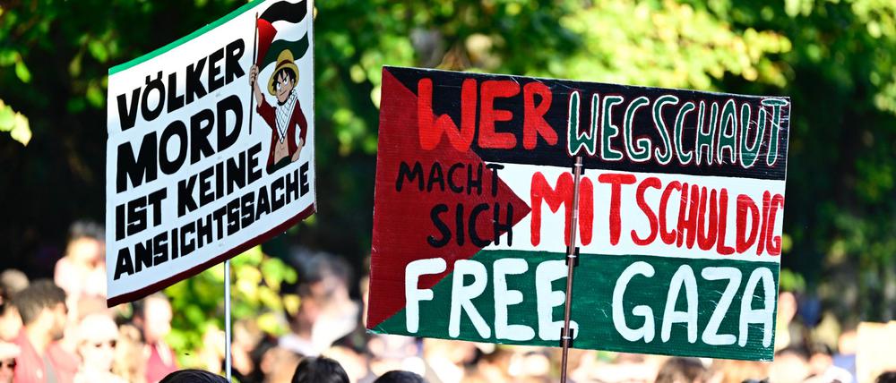 Eine neue Demonstration in Stuttgart und Berlin will ein Zeichen setzen gegen Kriege. (Archivbild)