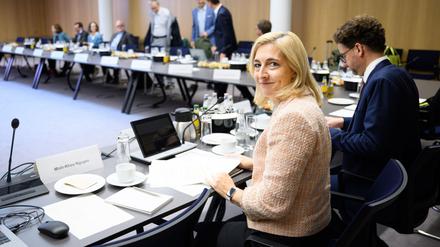 Nina Warken und der Herbst der Reformen: Die Gesundheitsministerin dringt auf rasche Sparvorschläge.