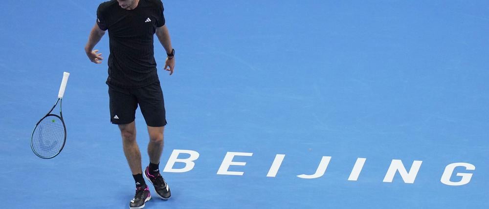 Alexander Zverev ließ seinen Frust am Schläger aus.