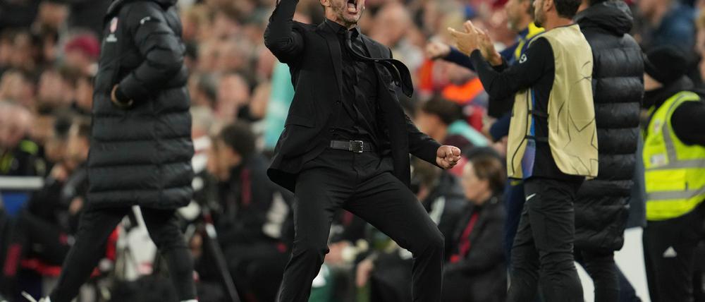 Atletico-Trainer Diego Simeone fehlt gegen Eintracht Frankfurt wegen einer Rot-Sperre.