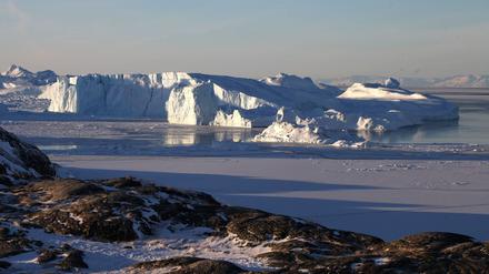 Eisberge in der Nähe des westgrönländischen Ortes Ilulissat.