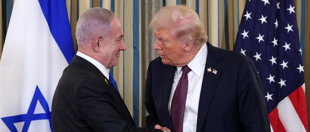 US-Präsident Donald Trump und der israelische Ministerpräsident Benjamin Netanjahu bei einer gemeinsamen Pressekonferenz im State Dining Room des Weißen Hauses. 