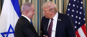 US-Präsident Donald Trump und der israelische Ministerpräsident Benjamin Netanjahu bei einer gemeinsamen Pressekonferenz im State Dining Room des Weißen Hauses. 