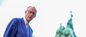 Bundeskanzler Friedrich Merz (CDU) auf dem Weg zum Ständehaus Treff der Rheinischen Post in Düsseldorf. 