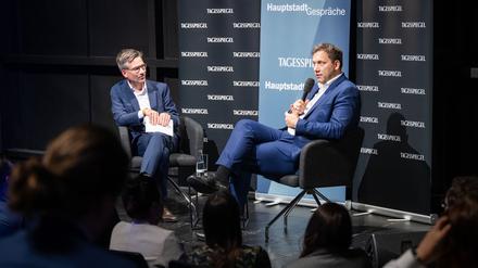 Die Tagesspiegel Hauptstadtgespräche mit Bundesfinanzminister und Vizekanzler Lars Klingbeil (SPD) finden am 29.9.2025 in den Kammerspielen des Deutschen Theaters in Berlin statt.