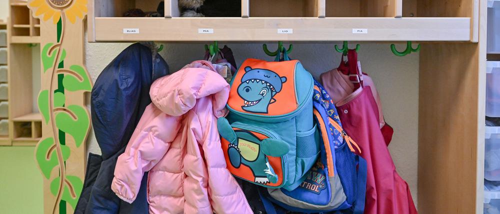Ostdeutschland schneidet laut einer Studie bei der Kita-Fachkräftequote besser ab als die westdeutschen Bundesländer. (Archivbild)