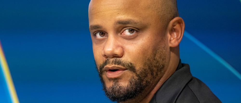 Vincent Kompany bei der Pressekonferenz in Zypern.