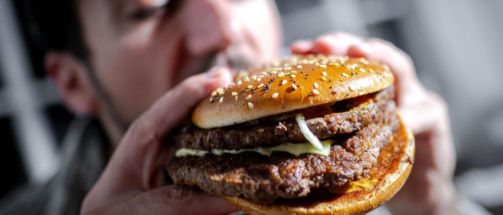 Genuss ohne Tierleid: Für Vegetarier könnte Laborfleisch zu einer echten Alternative werden. (Archivbild)