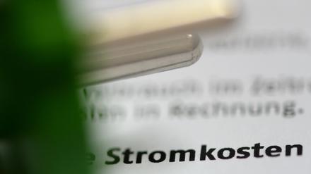 Die Stromkosten für Verbraucher sind zuletzt gesunken (Archivbild)