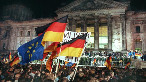 35 Jahre nach der Deutschen Einheit ist der Blick darauf noch geteilt.