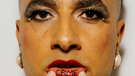 Küss mich, du Verbrecher! „Crime of Passion““ in der Neuköllner Oper