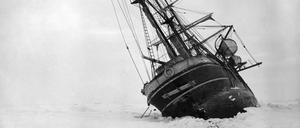 Der erste Versuch, die Antarktis zu überqueren, blieb schon bei der Anreise im Eis des Weddellmeers stecken.