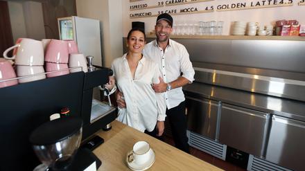 Die Inhaber des Café Clara Jasmin und Sebastian Laleike.
