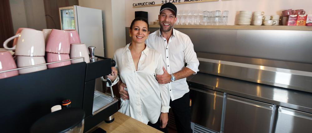 Die Inhaber des Café Clara Jasmin und Sebastian Laleike.