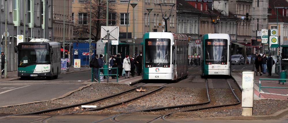 Bus, Tram und S-Bahn in Potsdam: In den Nachtstunden sind die Verbindungen eher schlecht.