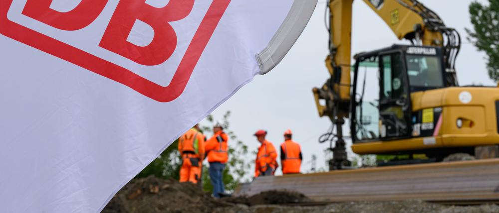 Ab 2026 will die Bahn zwischen Cottbus und Lübbenau ein zweites Gleis verlegen.