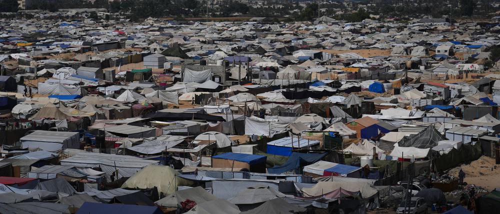Zeltlager in der sogenannten humanitären Zone im Süden des Gazastreifens. (Archivbild)