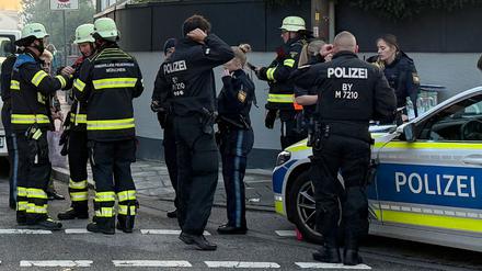 1.10.2025: Feuerwehr und Polizei sind in München im Einsatz. 