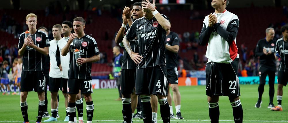 Eintracht Frankfurt hat in Madrid eine Lehrstunde erhalten.
