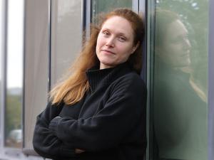 Nadine Nollau kam 2018 mit Intendantin Bettina Jahnke ans Hans Otto Theater Potsdam. Mit dieser Spielzeit verabschiedet sie sich aus dem Ensemble. Am 3. Oktober steht sie erstmals als „freie“ auf der Potsdamer Bühne: in „Lazarus“.