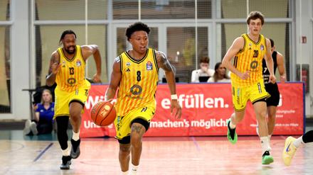 Auf die Plätze, fertig, los! Alba und Boogie Ellis (am Ball) setzen auf hohes Tempo. 