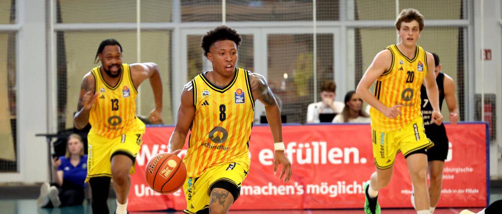 Auf die Plätze, fertig, los! Alba und Boogie Ellis (am Ball) setzen auf hohes Tempo. 
