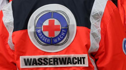 Rund 1.100 Menschen half die DRK-Wasserwacht in der Sommersaison in Berlin. (Symbolbild)