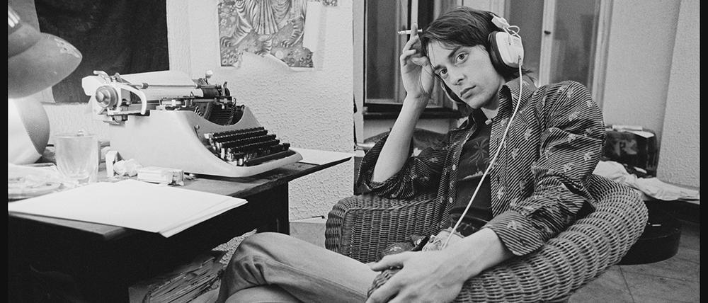 Mein Name ist Mensch. Rio Reiser ist untrennbar mit Kreuzberg verbunden. Hier schrieb er als junger Mann Songs voller Wut – aber auch mit Poesie. Foto: Rita Kohmann/Browse Gallery