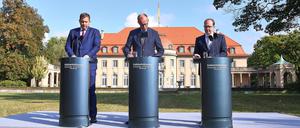 Finanzminister Lars Klingbeil (SPD), Bundeskanzler Friedrich Merz (CDU), Innenminister Alexander Dobrindt (CSU) äußern sich nach der Kabinettsklausur.