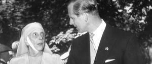 Alice von Battenberg mit ihrem Sohn Prinz Philip.